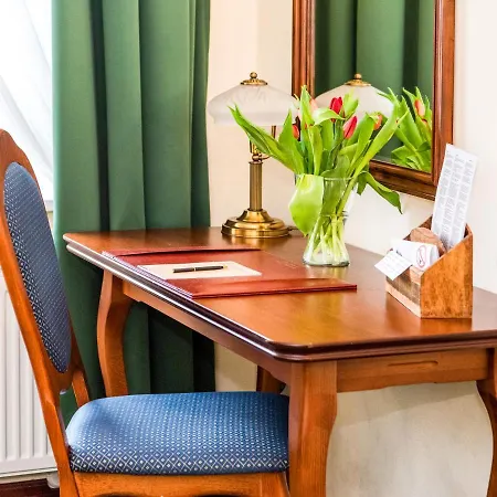 فندق مبيت وإفطار Palac Godetowo Leczyce