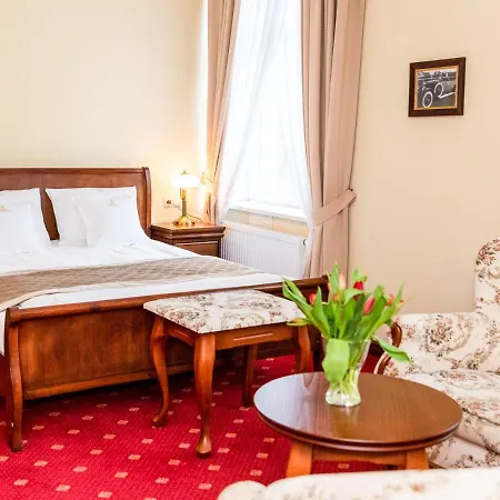 Palac Godetowo 3* Leczyce