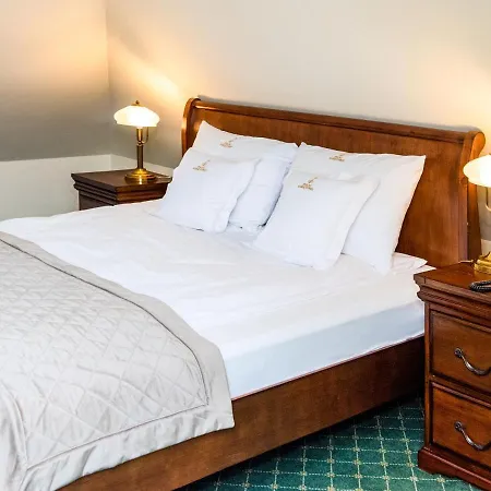 Palac Godetowo فندق مبيت وإفطار 3*