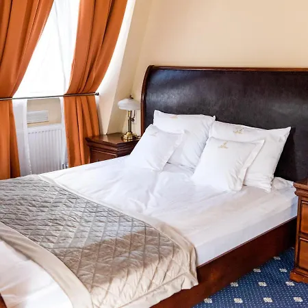 Palac Godetowo Bed & Breakfast Leczyce
