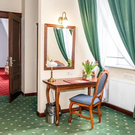 Palac Godetowo فندق مبيت وإفطار