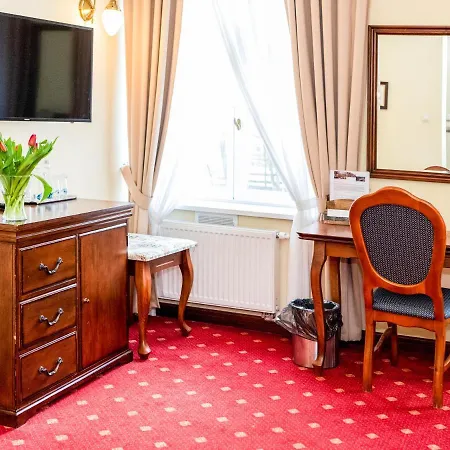 Palac Godetowo 3* Leczyce