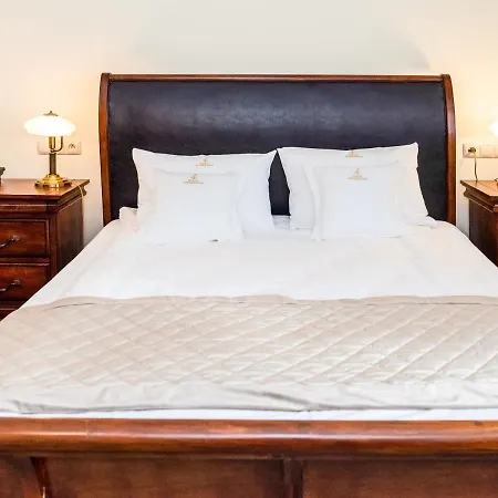 Palac Godetowo Leczyce