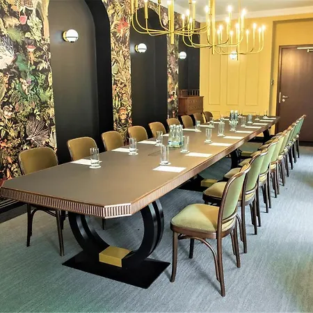 Palac Godetowo 3* Leczyce