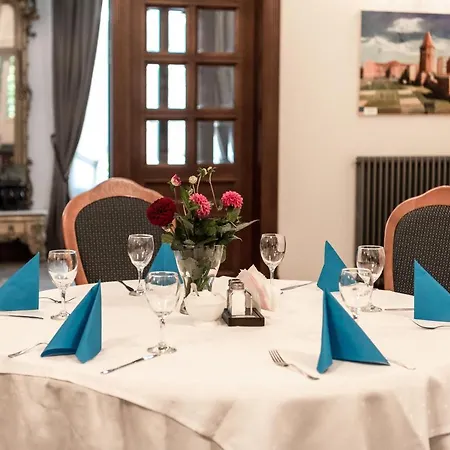 فندق مبيت وإفطار Palac Godetowo