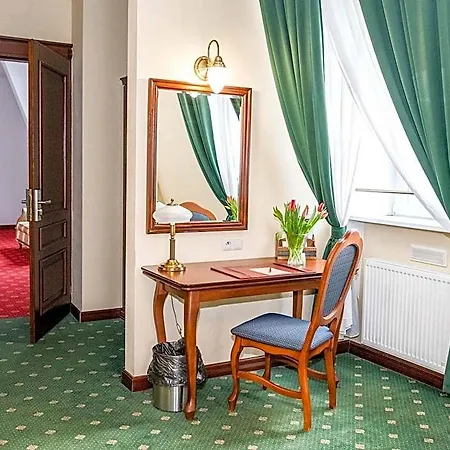Palac Godetowo 3* Leczyce