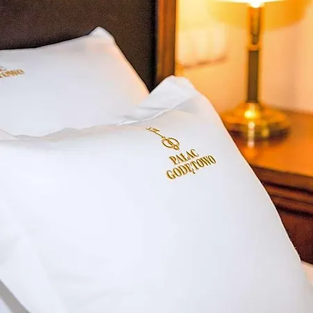 Palac Godetowo Bed & Breakfast