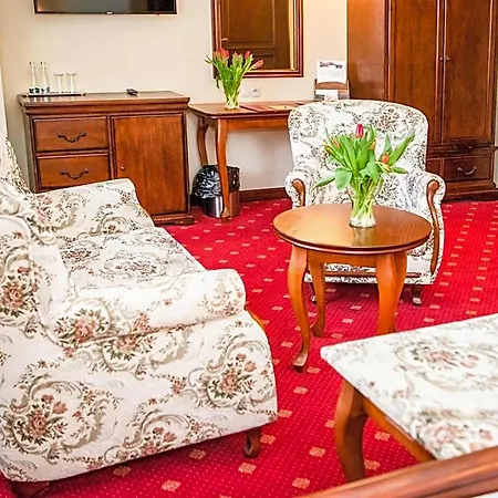Palac Godetowo 3* Leczyce