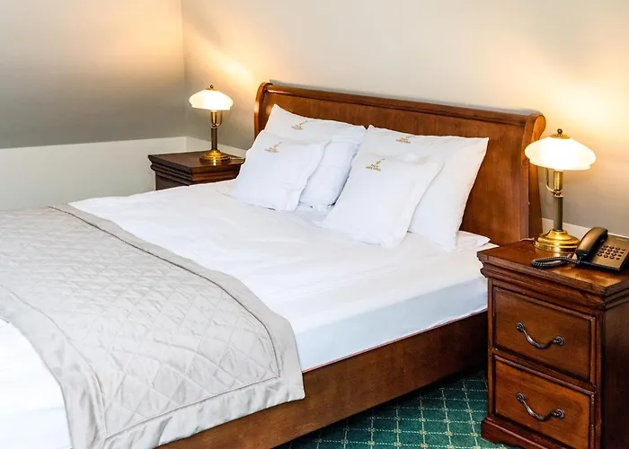 Pałac Godętowo Nocleg ze śniadaniem 3*