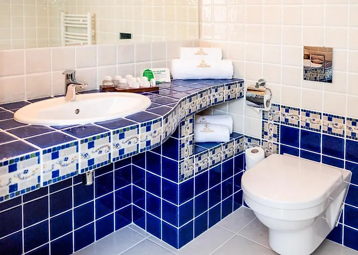 Pałac Godętowo Nocleg ze śniadaniem 3*