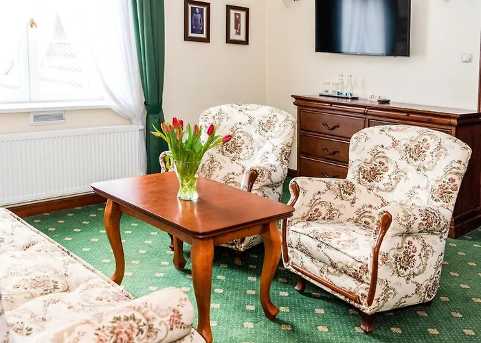 Pałac Godętowo Nocleg ze śniadaniem 3*